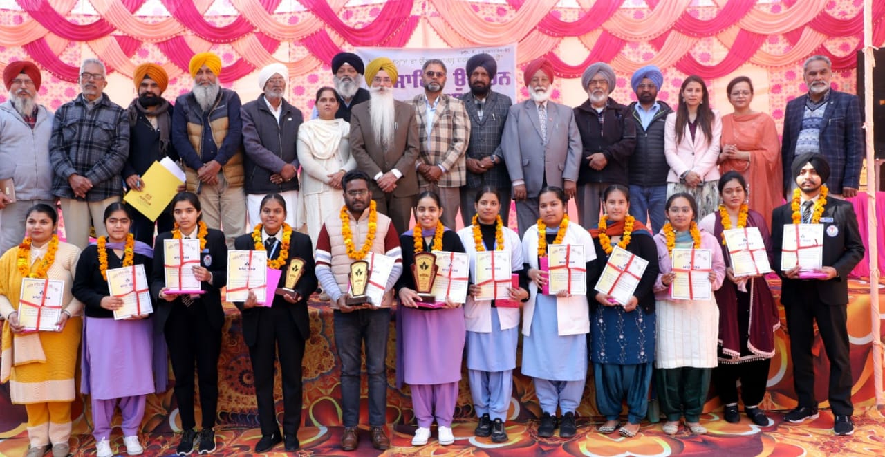 नवजोत साहित्य संस्था और द्वारा ढाहां कलेरां में साहित्य वाचन प्रतियोगिता का आयोजन किया गया।